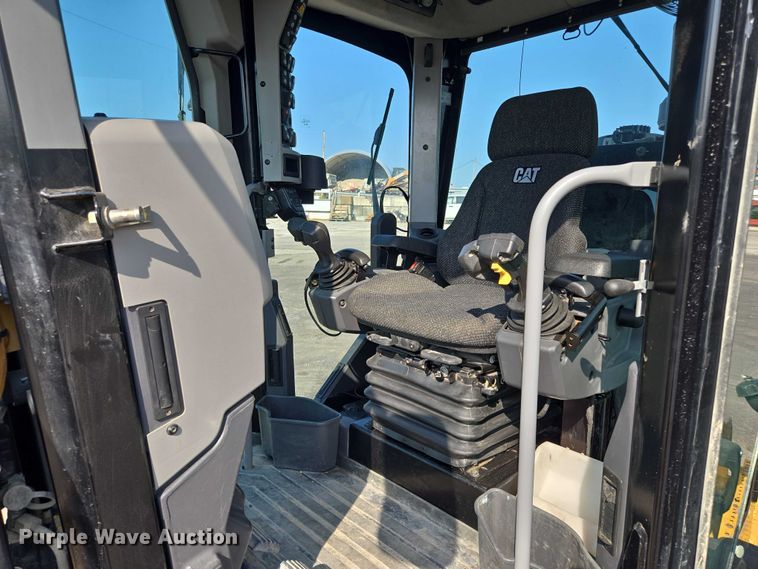 image for item EF1840 2018 Caterpillar 140M3 motor grader