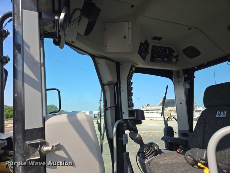 image for item EF1840 2018 Caterpillar 140M3 motor grader