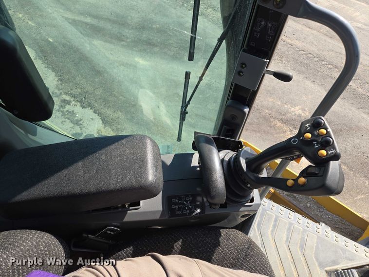 image for item EF1840 2018 Caterpillar 140M3 motor grader