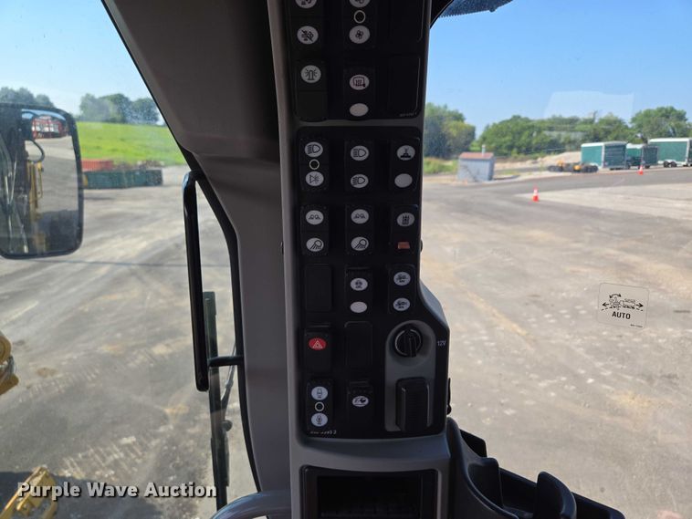 image for item EF1840 2018 Caterpillar 140M3 motor grader