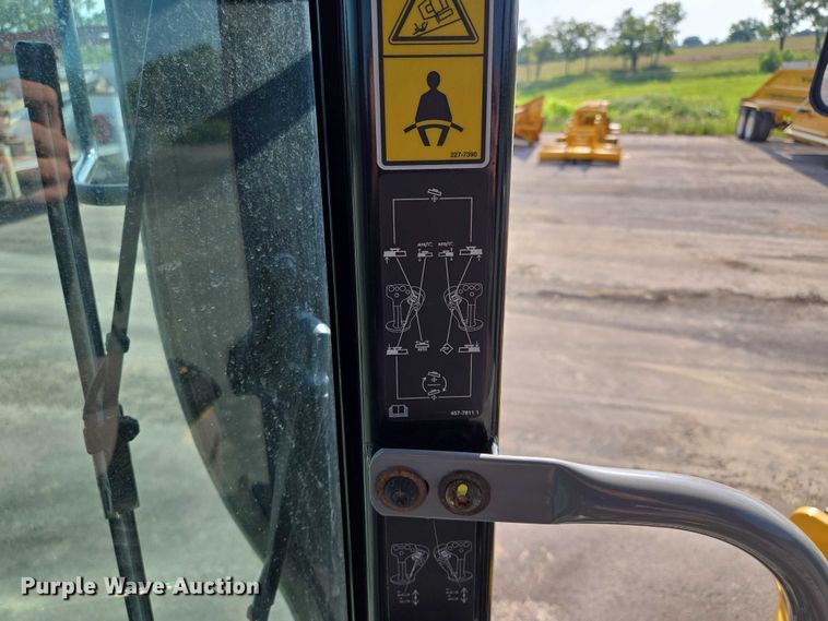 image for item EF1840 2018 Caterpillar 140M3 motor grader