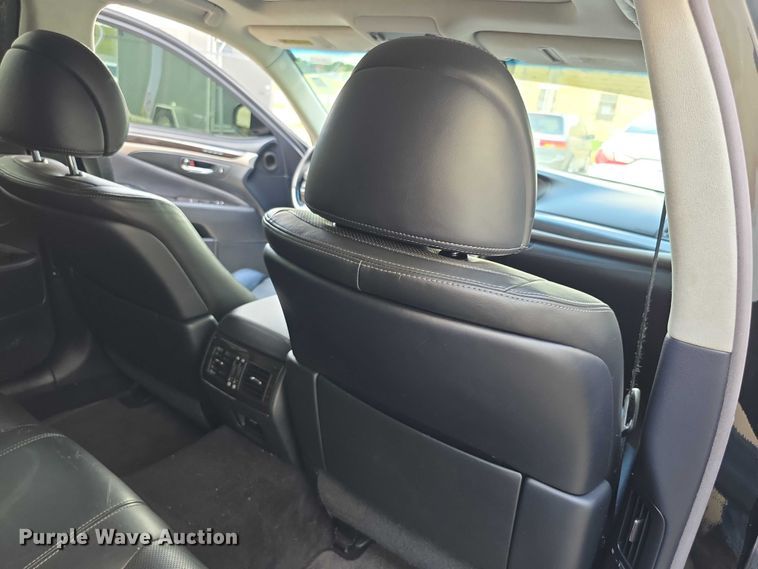 image for item EF3677 2013 Lexus LS 460 