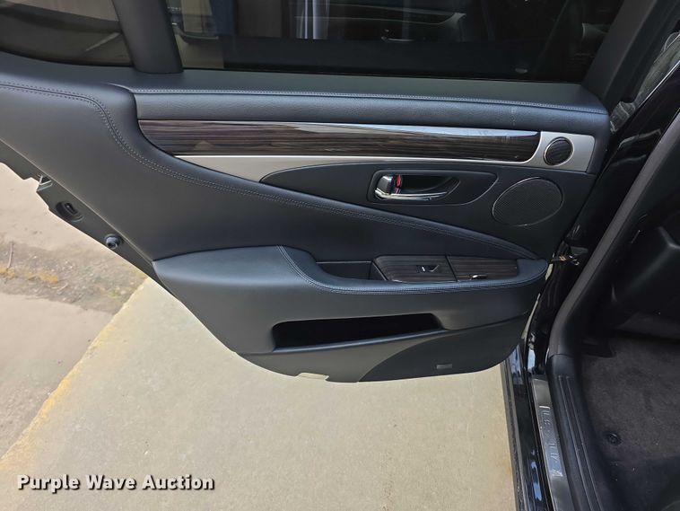 image for item EF3677 2013 Lexus LS 460 