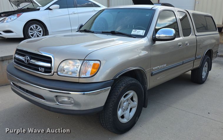 image for item EF3679 2001 Toyota Tundra SR5 Access Cab pickup truck