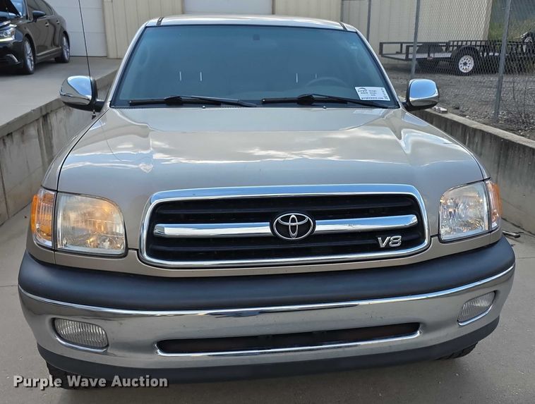 image for item EF3679 2001 Toyota Tundra SR5 Access Cab pickup truck