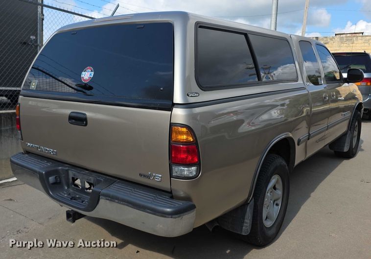 image for item EF3679 2001 Toyota Tundra SR5 Access Cab pickup truck