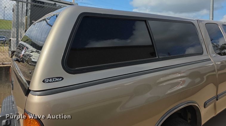 image for item EF3679 2001 Toyota Tundra SR5 Access Cab pickup truck