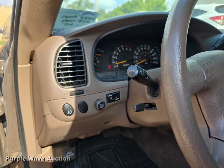 image for item EF3679 2001 Toyota Tundra SR5 Access Cab pickup truck