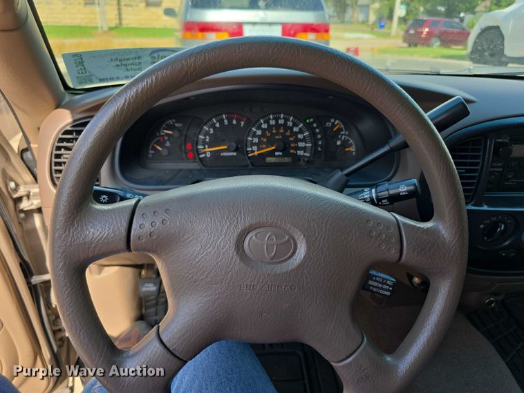 image for item EF3679 2001 Toyota Tundra SR5 Access Cab pickup truck