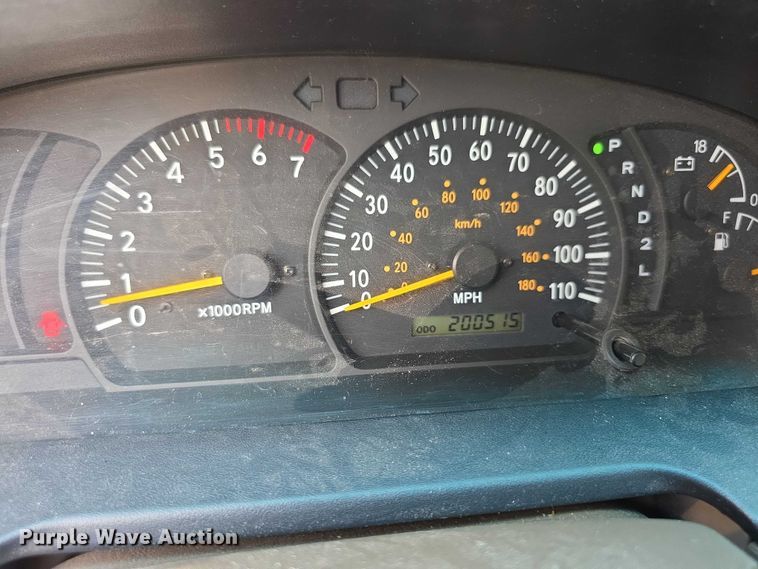 image for item EF3679 2001 Toyota Tundra SR5 Access Cab pickup truck