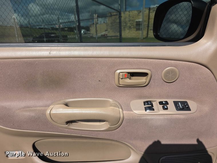 image for item EF3679 2001 Toyota Tundra SR5 Access Cab pickup truck