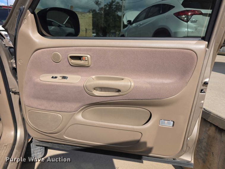 image for item EF3679 2001 Toyota Tundra SR5 Access Cab pickup truck