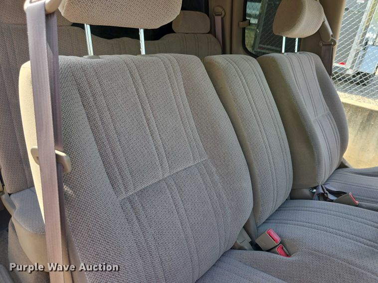 image for item EF3679 2001 Toyota Tundra SR5 Access Cab pickup truck