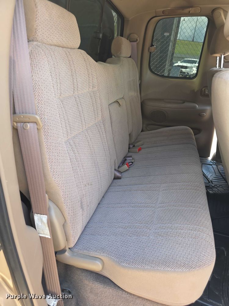 image for item EF3679 2001 Toyota Tundra SR5 Access Cab pickup truck