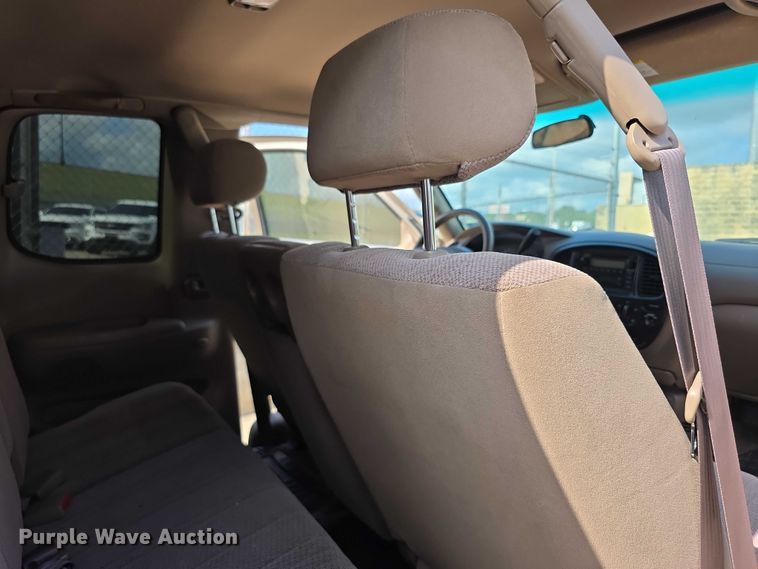 image for item EF3679 2001 Toyota Tundra SR5 Access Cab pickup truck