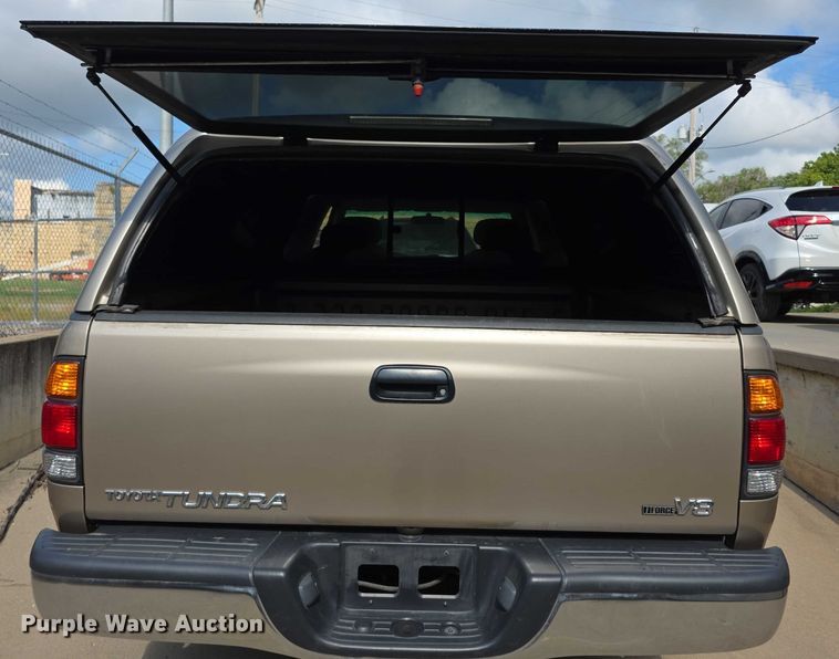 image for item EF3679 2001 Toyota Tundra SR5 Access Cab pickup truck