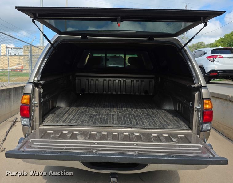 image for item EF3679 2001 Toyota Tundra SR5 Access Cab pickup truck