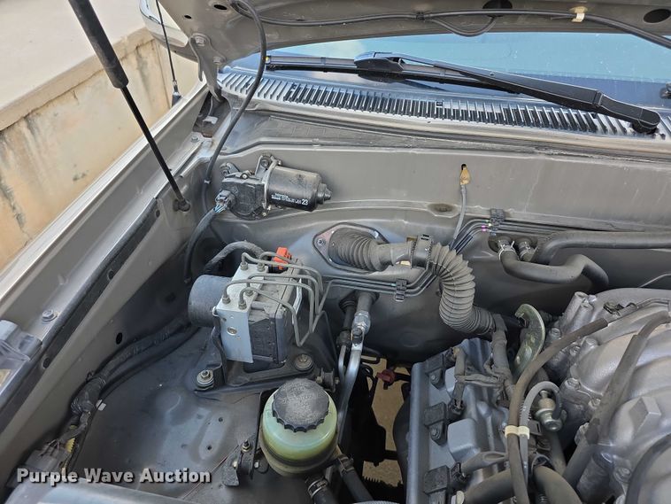 image for item EF3679 2001 Toyota Tundra SR5 Access Cab pickup truck