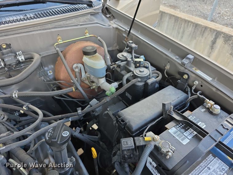 image for item EF3679 2001 Toyota Tundra SR5 Access Cab pickup truck