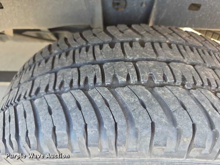 image for item EF3679 2001 Toyota Tundra SR5 Access Cab pickup truck