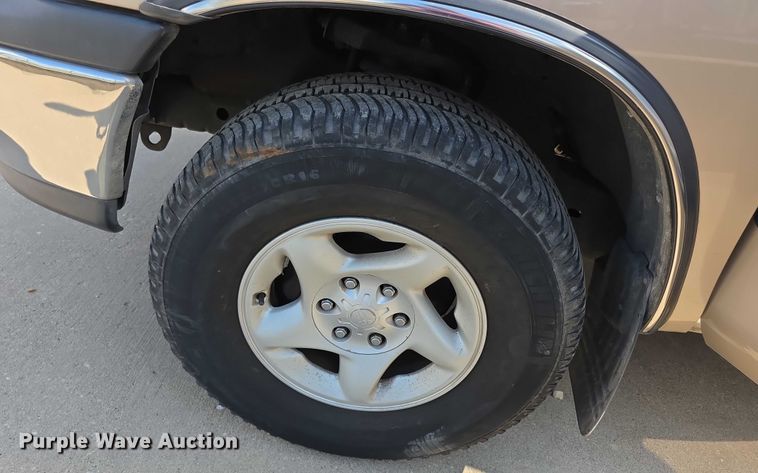 image for item EF3679 2001 Toyota Tundra SR5 Access Cab pickup truck