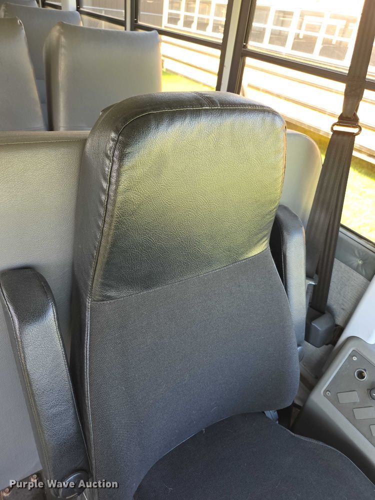 image for item EF3708 2008 Thomas Built HDX school bus