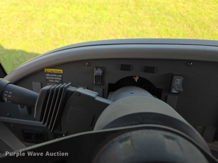 image for item EF3708 2008 Thomas Built HDX school bus