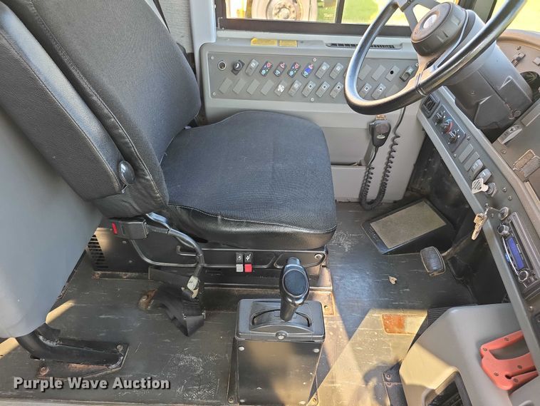 image for item EF3708 2008 Thomas Built HDX school bus