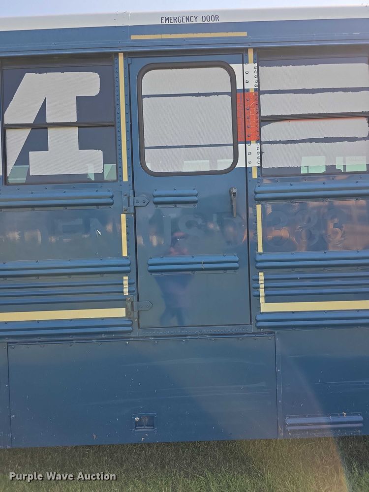 image for item EF3709 2009 Thomas Built HDX school bus