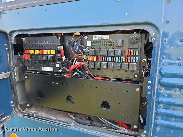 image for item EF3709 2009 Thomas Built HDX school bus