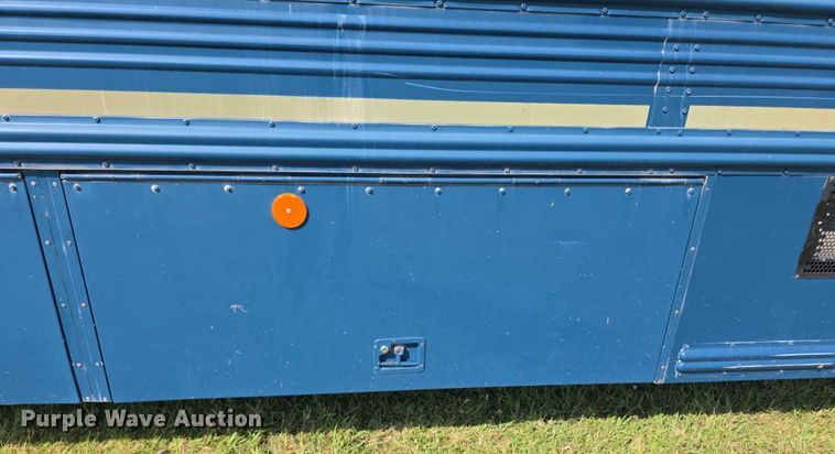 image for item EF3709 2009 Thomas Built HDX school bus