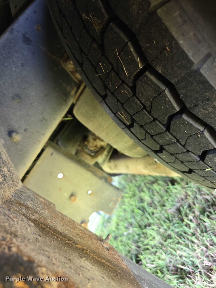 image for item EF3709 2009 Thomas Built HDX school bus