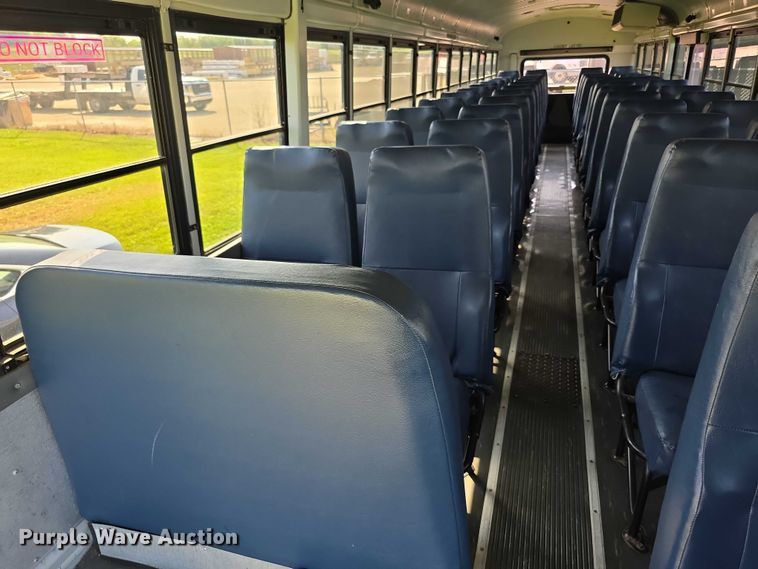 image for item EF3709 2009 Thomas Built HDX school bus