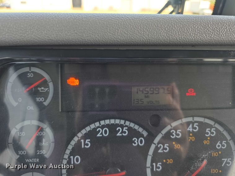 image for item EF3709 2009 Thomas Built HDX school bus