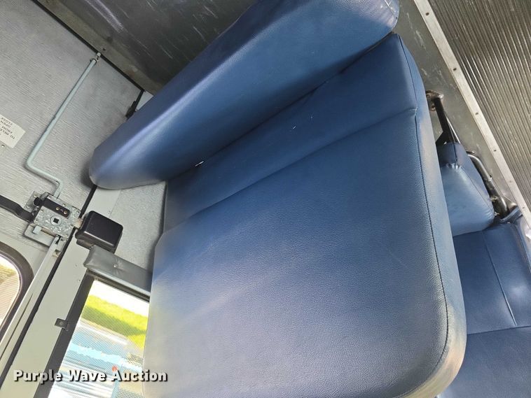 image for item EF3709 2009 Thomas Built HDX school bus