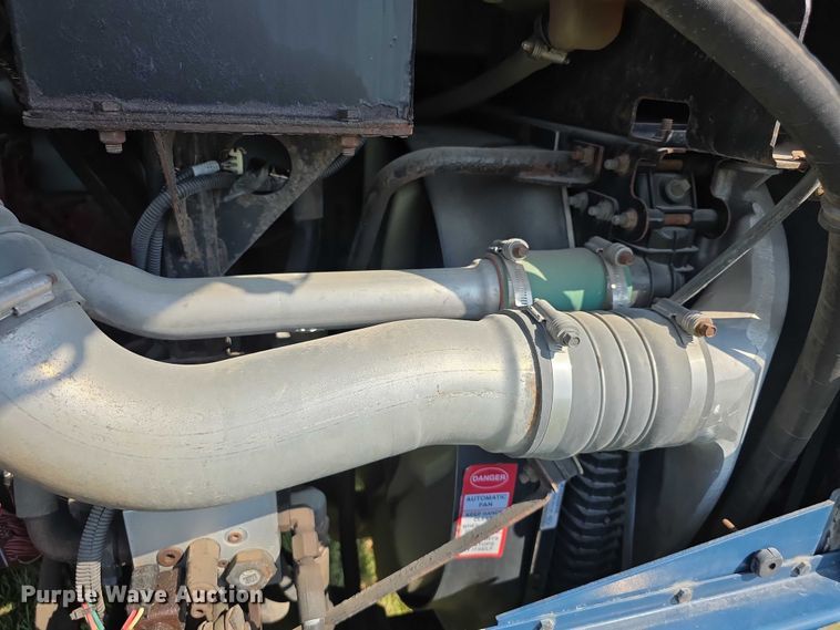 image for item EF3709 2009 Thomas Built HDX school bus