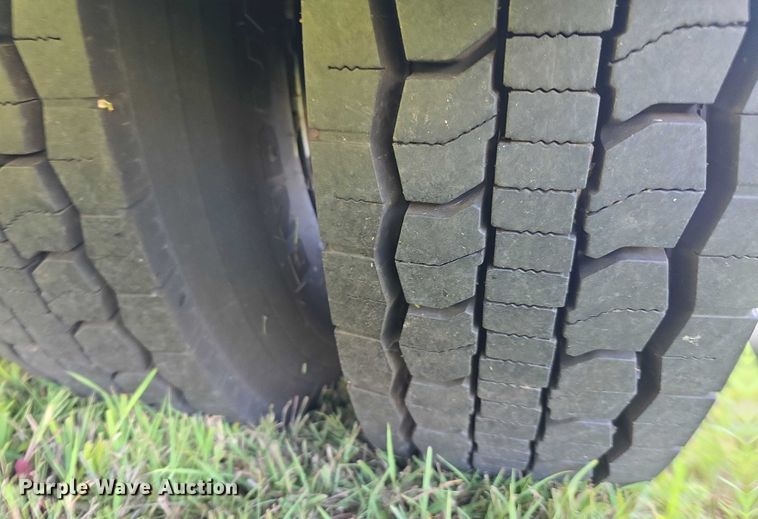 image for item EF3709 2009 Thomas Built HDX school bus