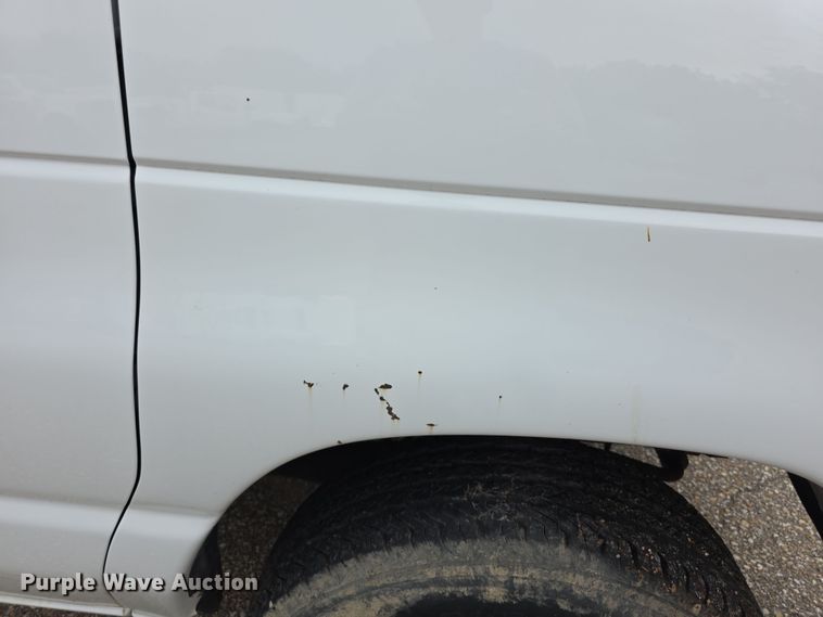 image for item EF3711 1999 Ford Econoline E250 van
