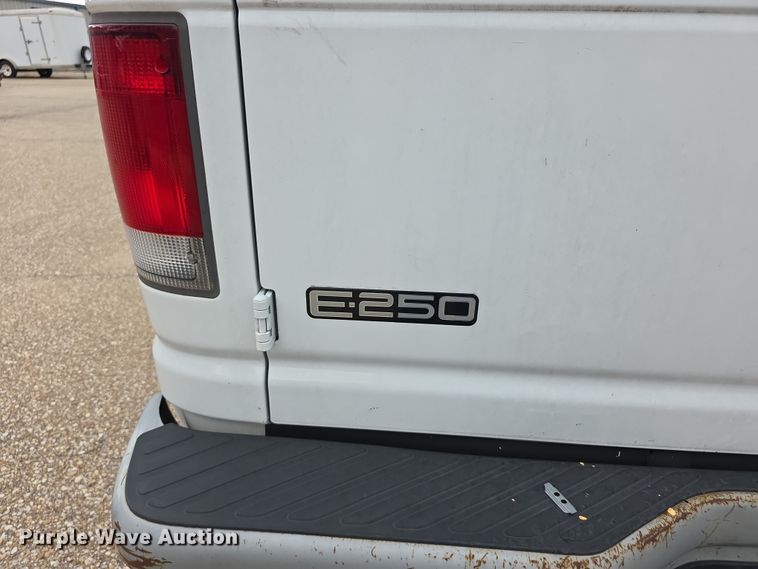 image for item EF3711 1999 Ford Econoline E250 van