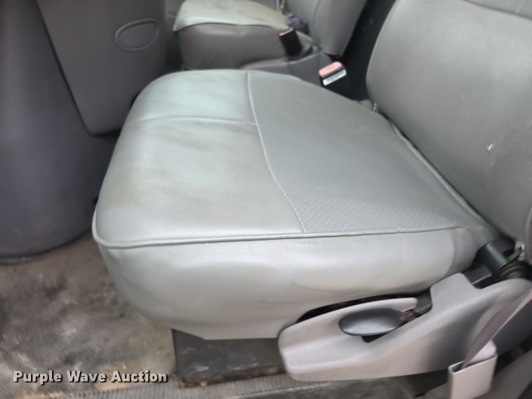 image for item EF3711 1999 Ford Econoline E250 van