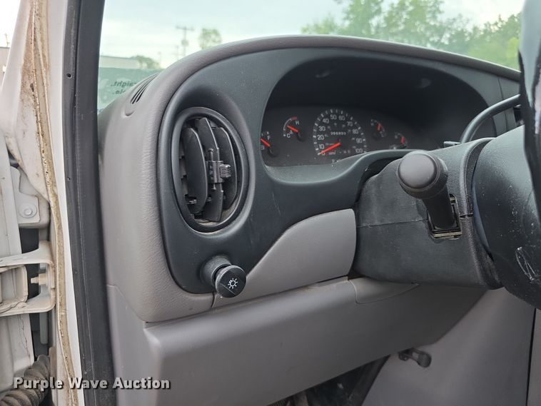 image for item EF3711 1999 Ford Econoline E250 van