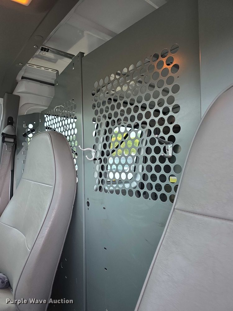 image for item EF3711 1999 Ford Econoline E250 van