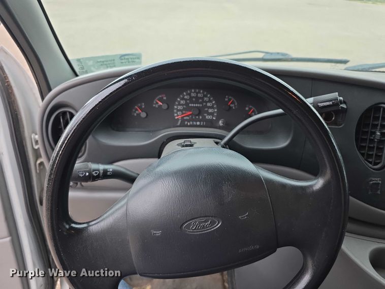 image for item EF3711 1999 Ford Econoline E250 van