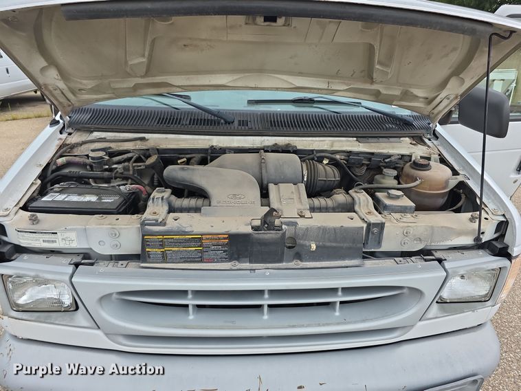 image for item EF3711 1999 Ford Econoline E250 van