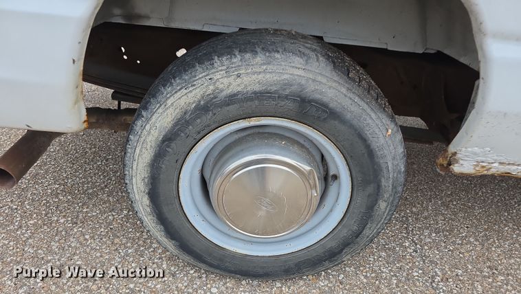 image for item EF3711 1999 Ford Econoline E250 van