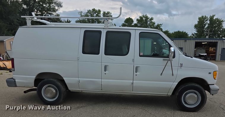 image for item EF3712 1997 Ford Econoline E250 van