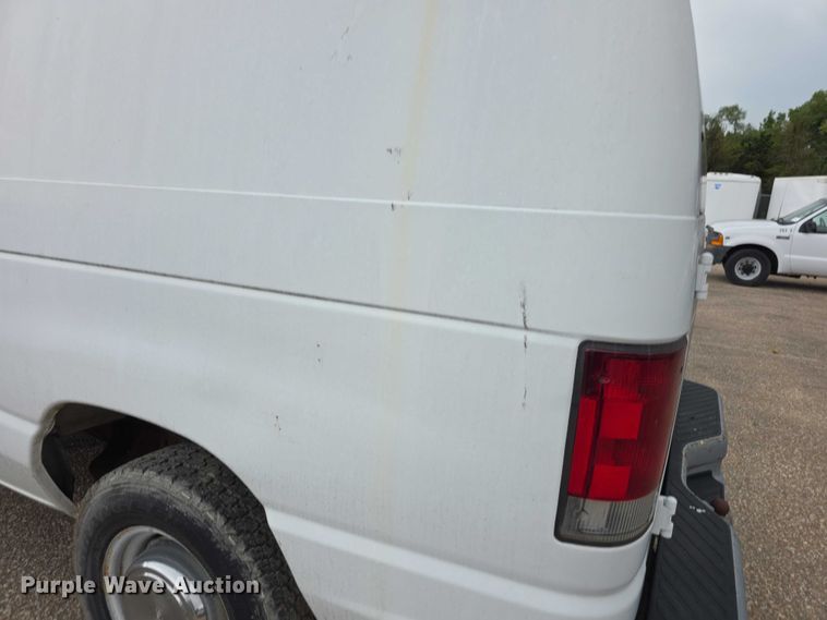 image for item EF3712 1997 Ford Econoline E250 van