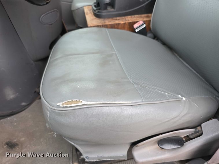 image for item EF3712 1997 Ford Econoline E250 van