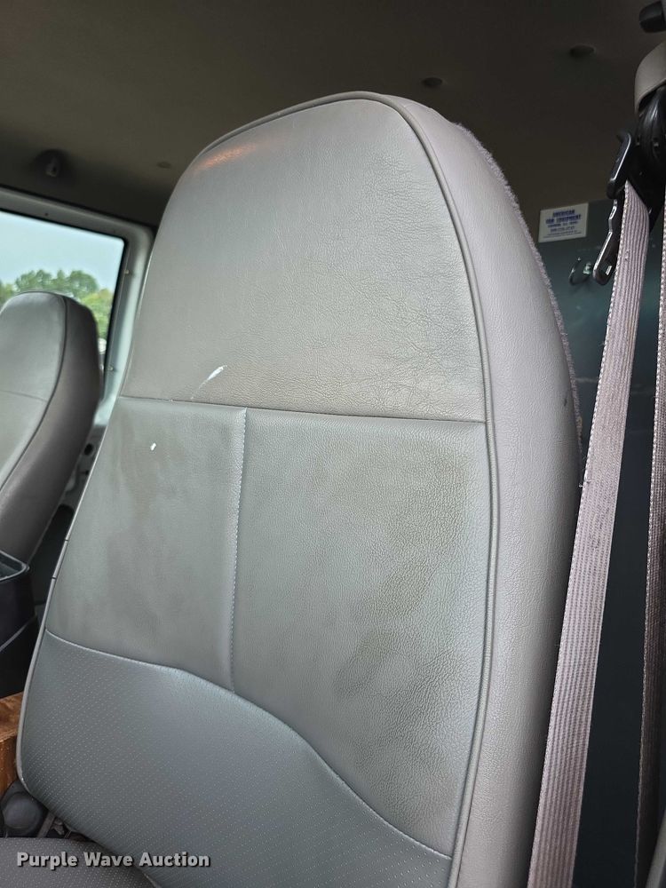 image for item EF3712 1997 Ford Econoline E250 van