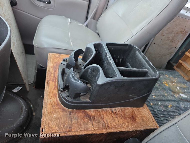 image for item EF3712 1997 Ford Econoline E250 van